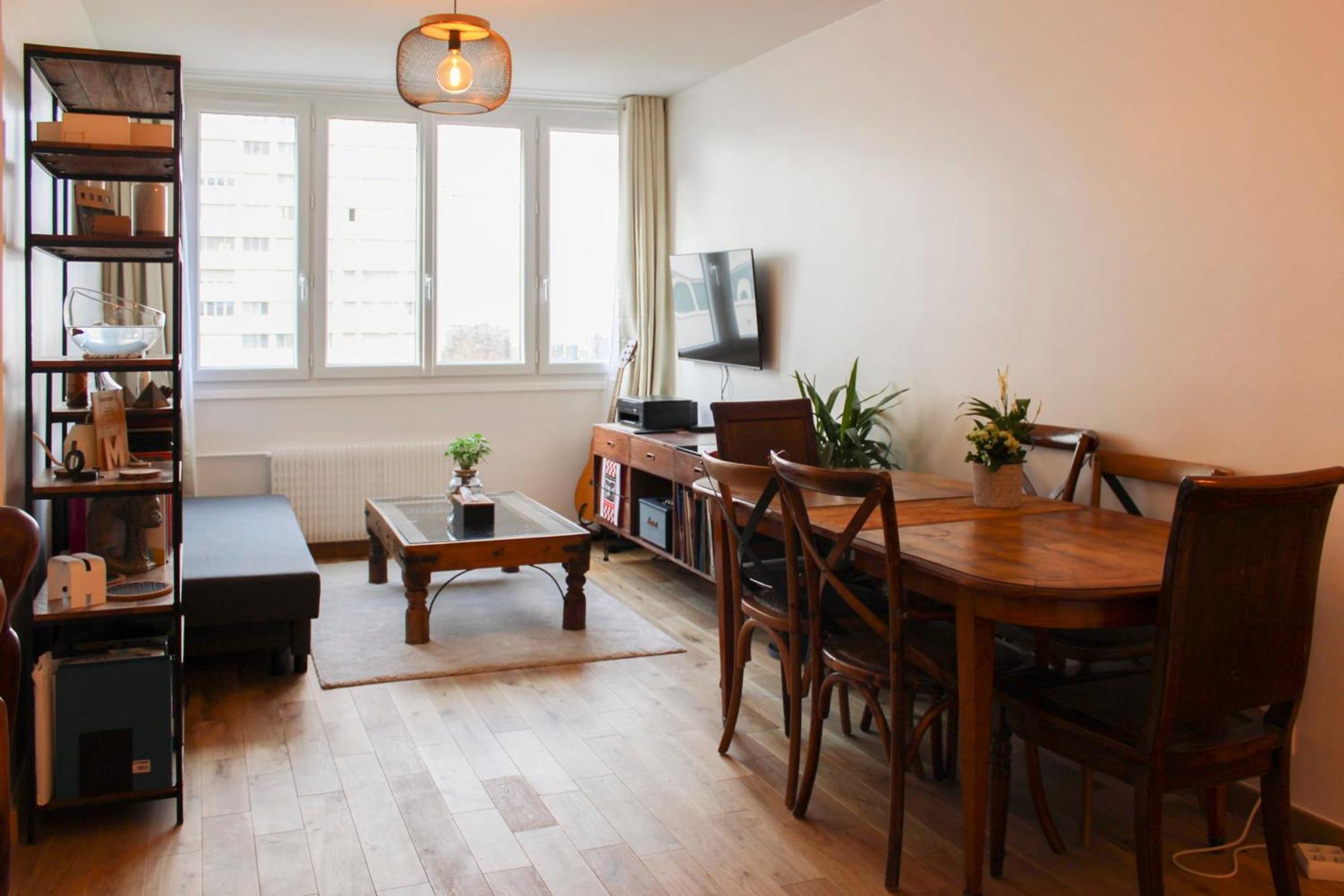 Apartment Bright Nest - View On The Of The Eiffel Tower *